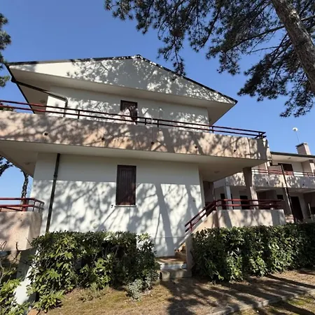Beachside Duplex With Bbq And Pool